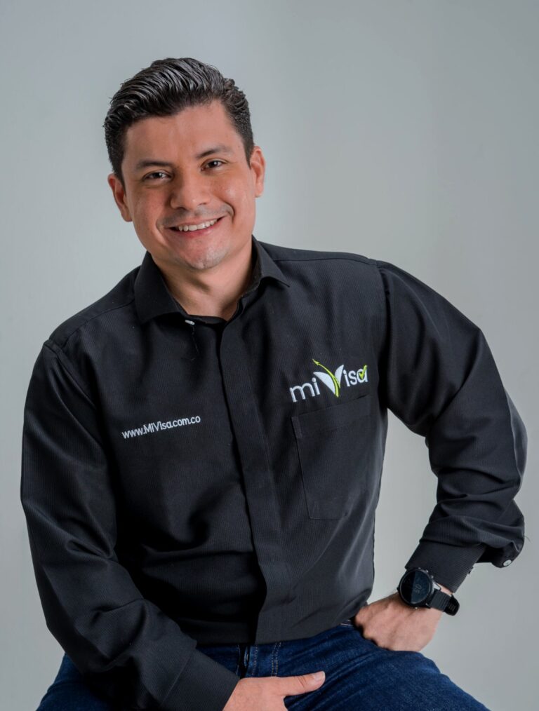 Daniel Girado, capitán retirado colombiano y fundador de MiVisa